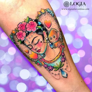 tatuaje-brazo-frida-kahlo-mono-logiabarcelona-lilian-raya   